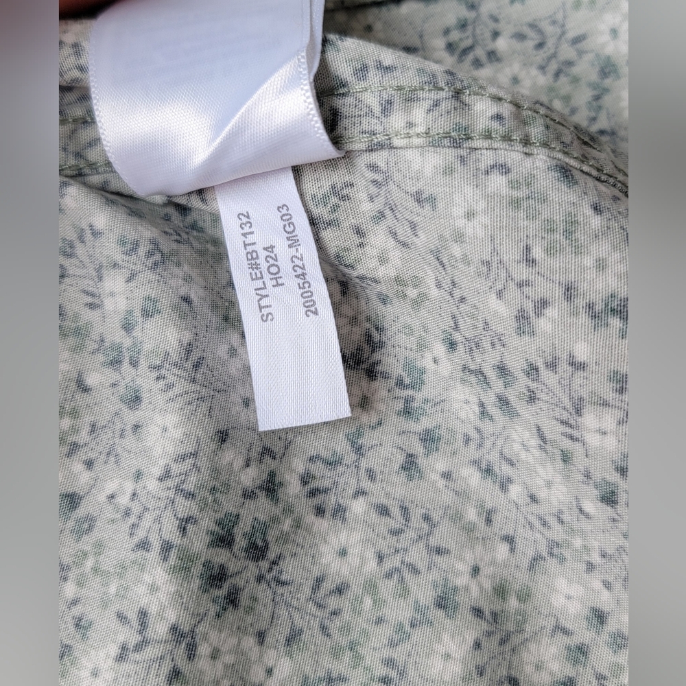 Men's Floral Patterned Shirt - Picture 6 of 9